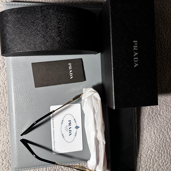 PRADA PR A51S 5AK4OC Gold Pink
Gradient Red 58 mm Women's Sunglasses - Picture 6 of 8